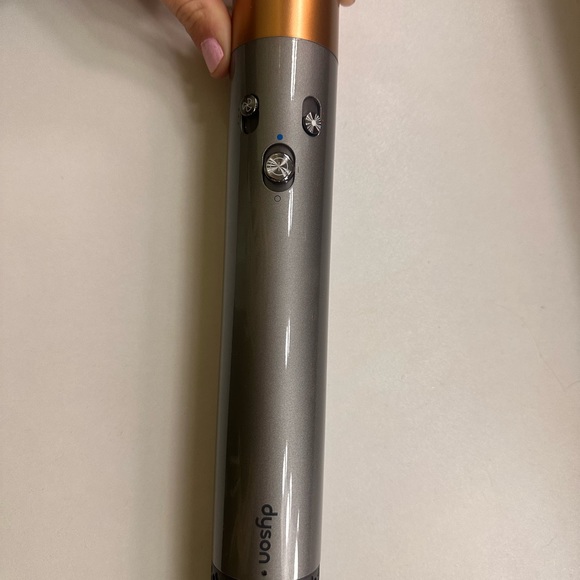 Dyson Airwrap Multi-Styler - Picture 3 of 4